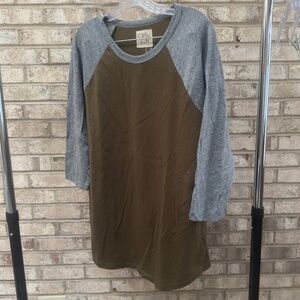 Chaser Brown and Gray Baseball Style Crew Neck Shirt - Men's Large